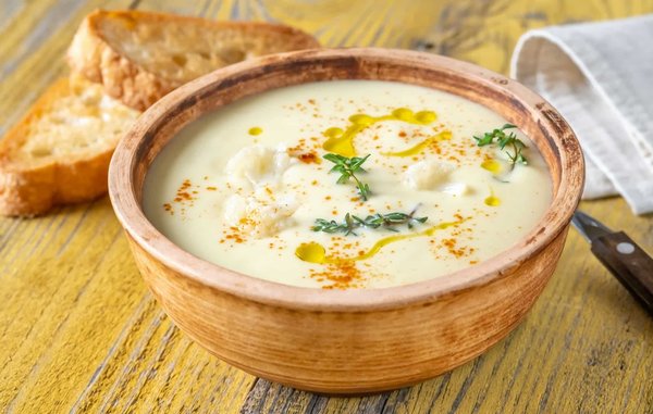 Quelle est la recette pour un velouté de cresson à la crème et pommes de terre ?